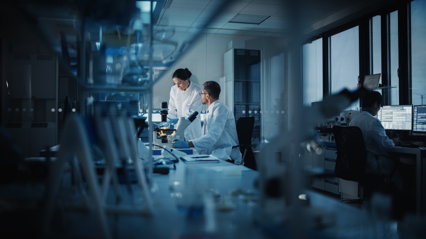 Sterile ophthalmic solutions without preservatives
